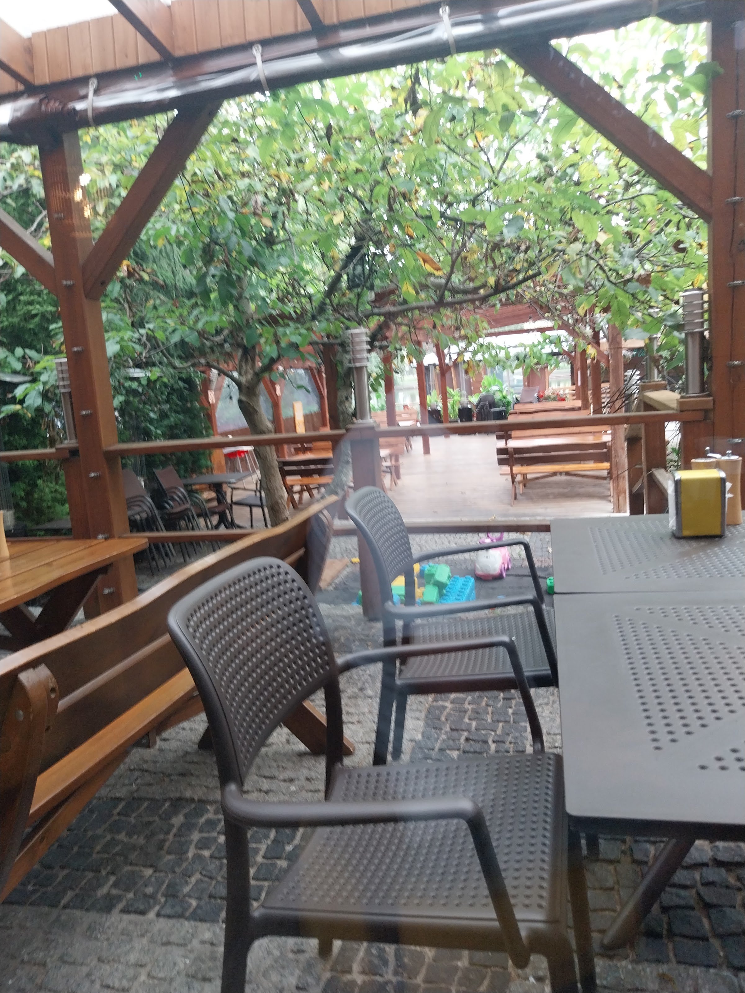 Ogródek Pod Jabłoniami